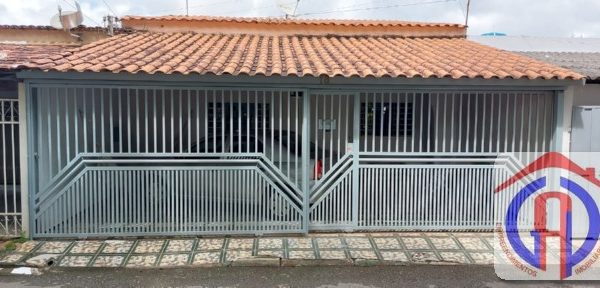 Vendo Excelente Casa de 3 Quartos no Guará II